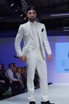 SUIT